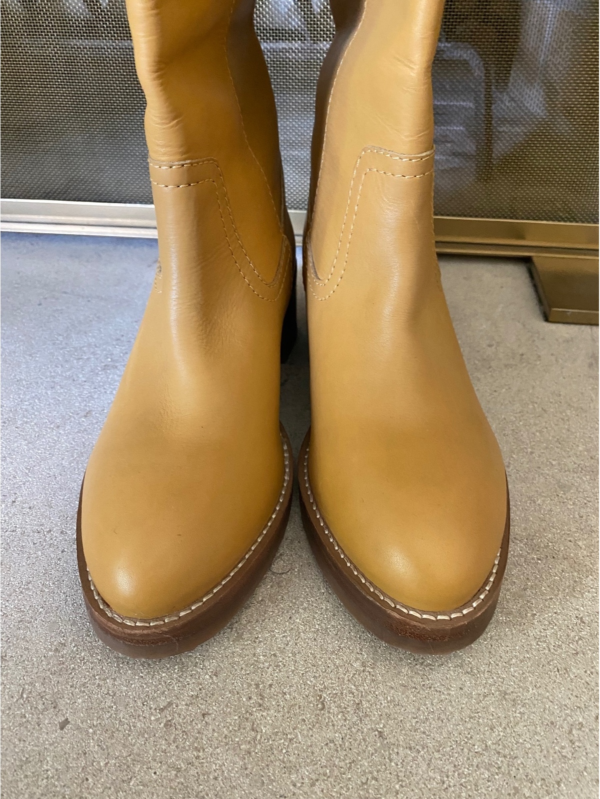 Frye Camryn Tall Shaft Leather Pull On Boot Banana New With Tags Size 7 — image 5 of 8
